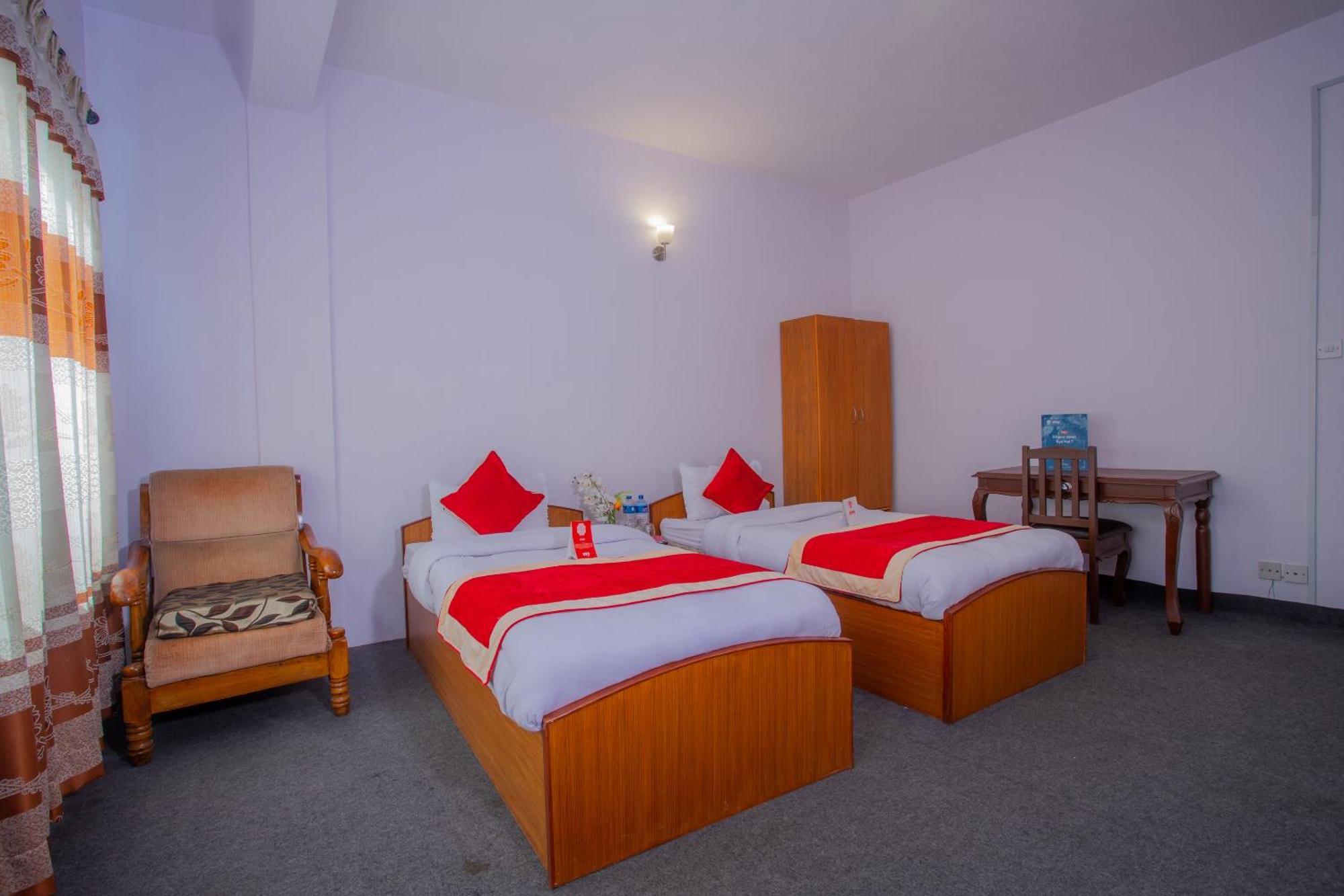Oyo 135 Lost Garden Apartment And Guest House Катманду Екстер'єр фото